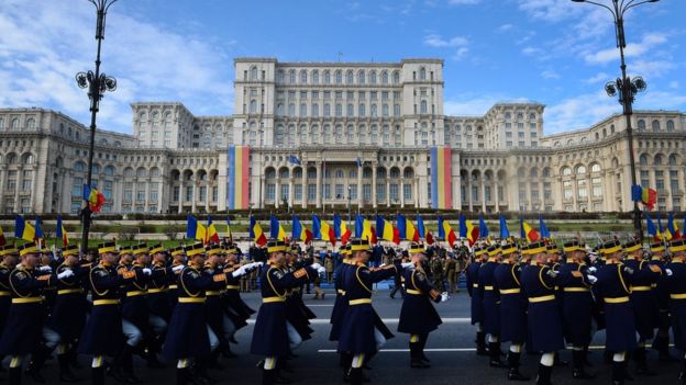 stipendio medio programmatore romania