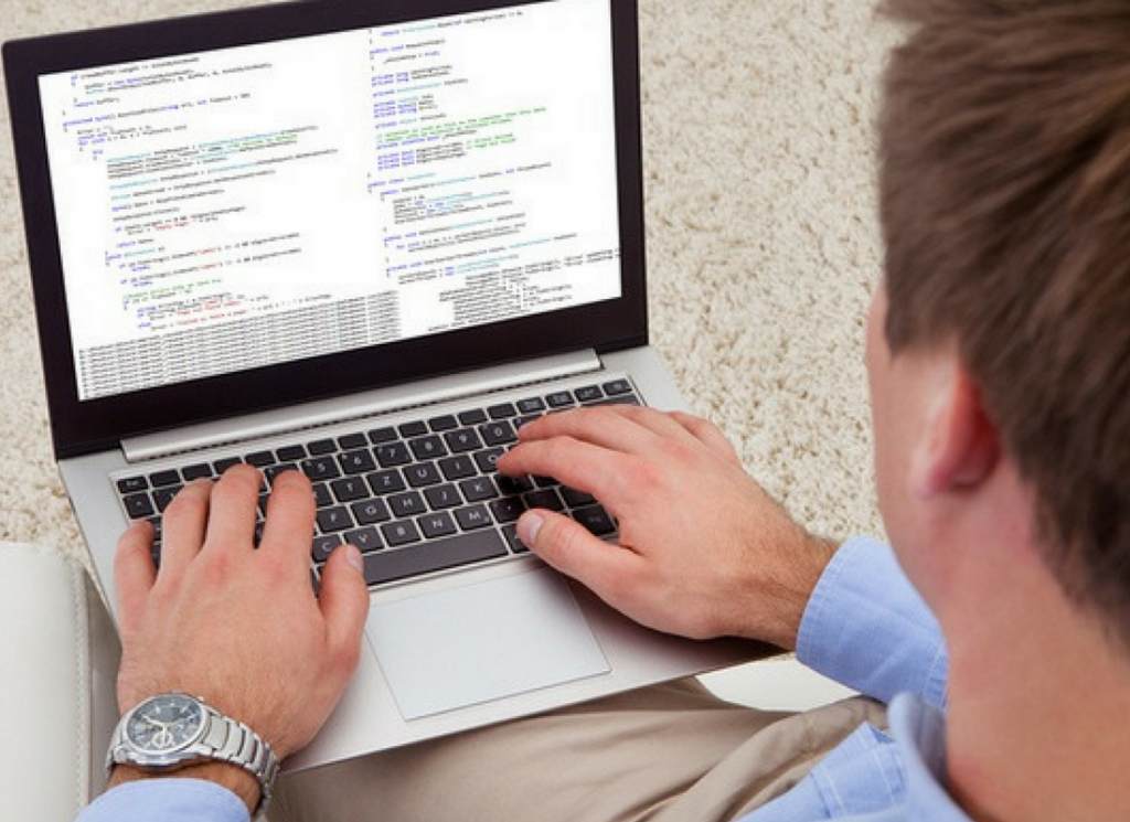 Diventare programmatore: consigl, info utili e curiosità